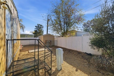 Beautifully updated & move-in ready! 1028 square foot, 1976