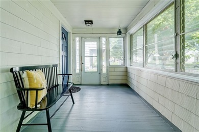 Welcome to this delightful 3 bedroom 1.5 bath Colonial offering - photo 4