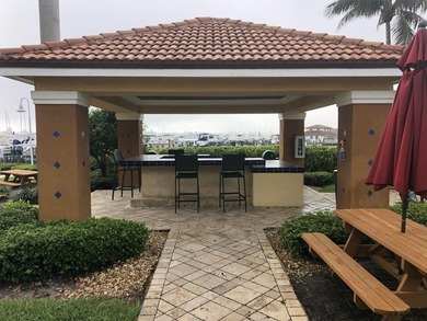 RARELY AVAILABLE GATED COMMUNITY 2/2 DIRECT INTRACOASTAL & - photo 17