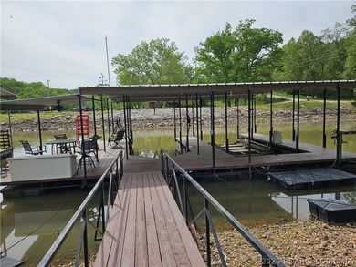 Lakefront living with private dock & lake views! Enjoy the - photo 6