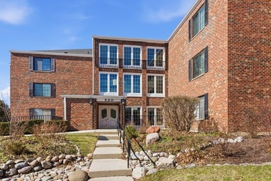 Lake Cosman  Condo Active Under Contract in Elk Grove Village Illinois