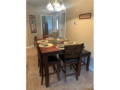 Beautiful well maintained lake condo. 3 bedroom and 2 baths - photo 6