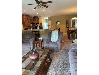 Beautiful well maintained lake condo. 3 bedroom and 2 baths - photo 9