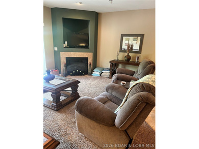 Beautiful well maintained lake condo. 3 bedroom and 2 baths - photo 10