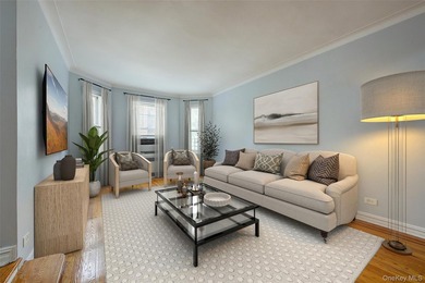 FOREST HILLS SOUTH Very sunny & spacious, 1 Bedroom / 1 Bathroom - photo 11