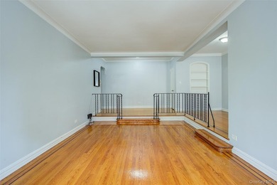 FOREST HILLS SOUTH Very sunny & spacious, 1 Bedroom / 1 Bathroom - photo 12
