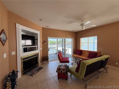Don't miss out on this beautiful walk-in end unit at Monarch - photo 4