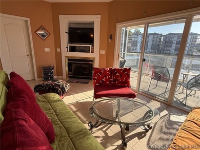 Don't miss out on this beautiful walk-in end unit at Monarch - photo 6