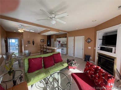 Don't miss out on this beautiful walk-in end unit at Monarch - photo 7