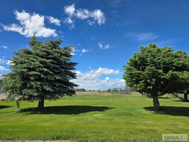 Dreaming of country living without sacrificing convenience? This - photo 2