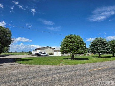 Dreaming of country living without sacrificing convenience? This - photo 3