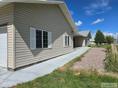 Dreaming of country living without sacrificing convenience? This - photo 7