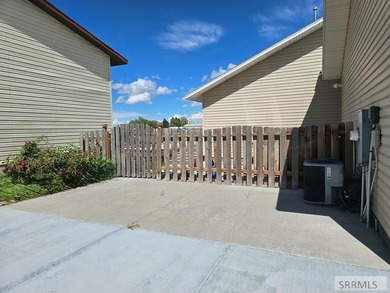 Dreaming of country living without sacrificing convenience? This - photo 10