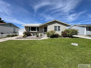 Beautiful nearly 2,000 square foot home located in a great part - photo 1