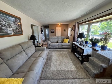 Beautiful nearly 2,000 square foot home located in a great part - photo 6