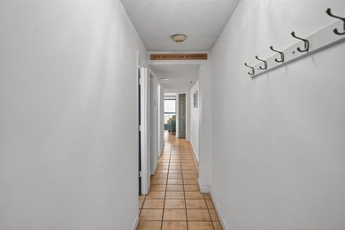 A must see unit is a fully furnished, turn-key 1-bedroom, 1.5 - photo 3