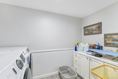 Welcome to 3 Walnut Place - Huntington Village living! This - photo 24