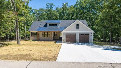 This newly constructed home showcases exceptional craftsmanship - photo 31