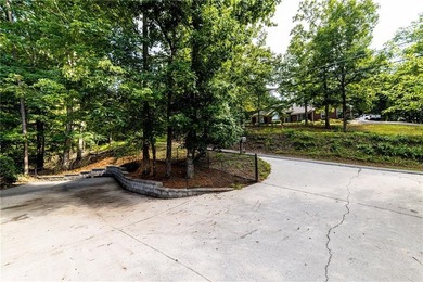 Welcome to your own private Lake Lanier retreat, where peaceful - photo 8