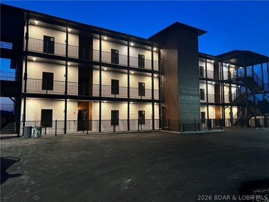 Welcome to the newest building at Robin's at the Water's - photo 1