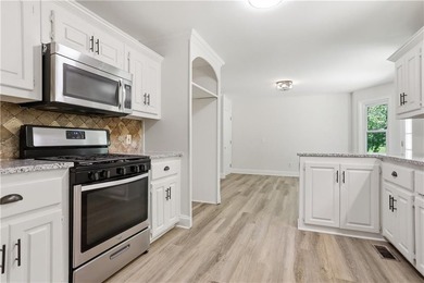 Explore 249 Serenoa Dr, a residence with recent fresh interior - photo 2