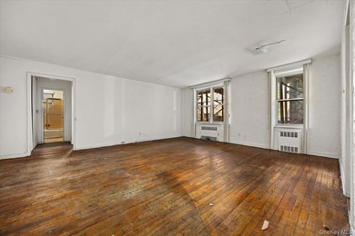 Welcome to Verona Estates, a beautifully maintained co-op - photo 2