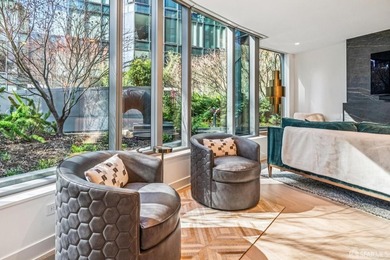 Designed by a renowned designer, this Lumina garden oasis - photo 17