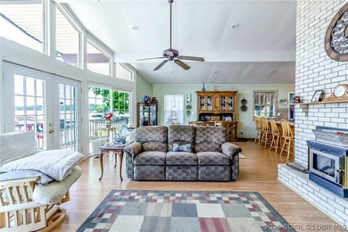 Nice, well maintained lake front home with fantastic main - photo 5