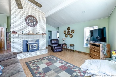 Nice, well maintained lake front home with fantastic main - photo 6