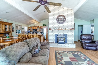 Nice, well maintained lake front home with fantastic main - photo 7