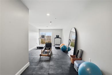 **SPACIOUS 1 BED UNIT, HUGE WALK-IN CLOSET, GREAT SEASONAL WATER - photo 31