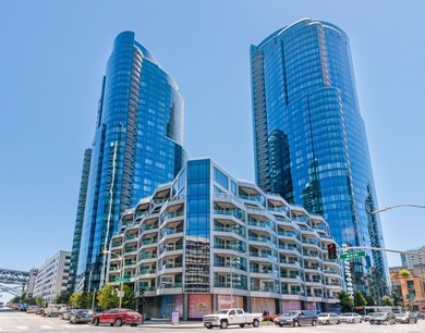 Designed by a renowned designer, this Lumina garden oasis - photo 40