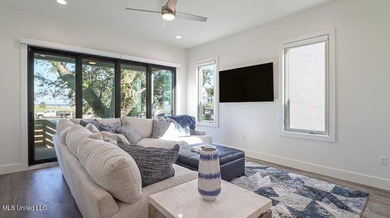 Being sold fully furnished!! Effortless Beachside Living in - photo 14