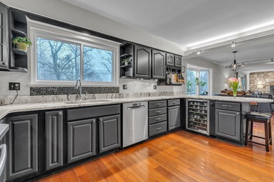 Welcome to this spacious and versatile home featuring 5 bedrooms