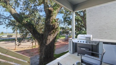 Being sold fully furnished!! Effortless Beachside Living in - photo 19