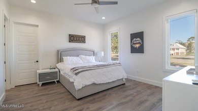 Being sold fully furnished!! Effortless Beachside Living in - photo 20