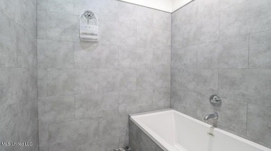 Being sold fully furnished!! Effortless Beachside Living in - photo 24