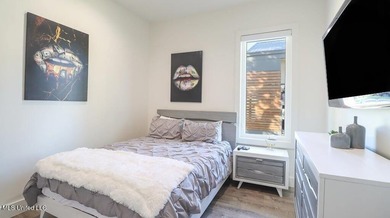 Being sold fully furnished!! Effortless Beachside Living in - photo 27