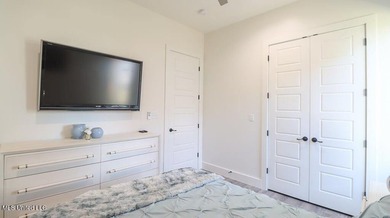 Being sold fully furnished!! Effortless Beachside Living in - photo 30