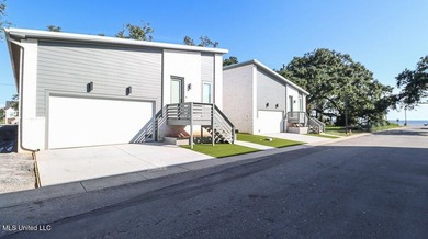 Being sold fully furnished!! Effortless Beachside Living in - photo 38