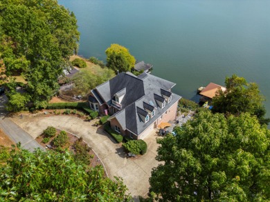 Lake Home For Sale in Soddy Daisy, Tennessee