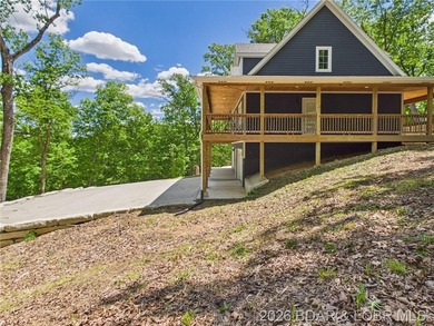 MOTIVATED SELLER!! This brand-new custom home sits on 3.05 - photo 6