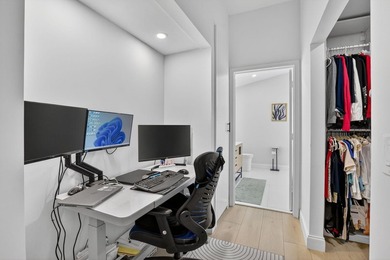 Welcome to this thoughtfully designed 3-bedroom, 2.5-bathroom - photo 21