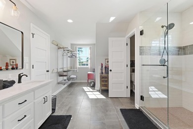 Experience luxury lake living with seasonal lake views in this - photo 44
