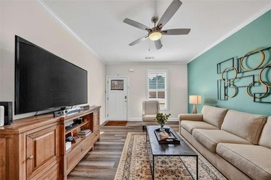 Welcome to this charming 3-bedroom, 2.5-bathroom townhome - photo 6