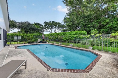 Welcome to this thoughtfully designed 3-bedroom, 2.5-bathroom - photo 46