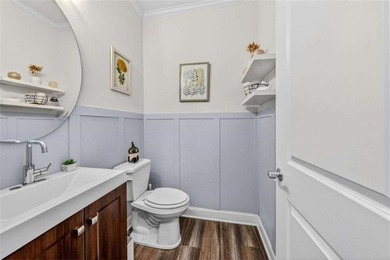 Welcome to this charming 3-bedroom, 2.5-bathroom townhome - photo 7