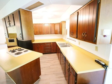 Quality home on acreage. This brick home sits on a fantastic - photo 2
