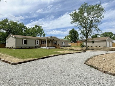 Welcome home to this beautifully remodeled 3-bed, 2-bath home in - photo 1