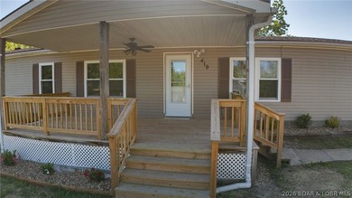 Welcome home to this beautifully remodeled 3-bed, 2-bath home in - photo 10